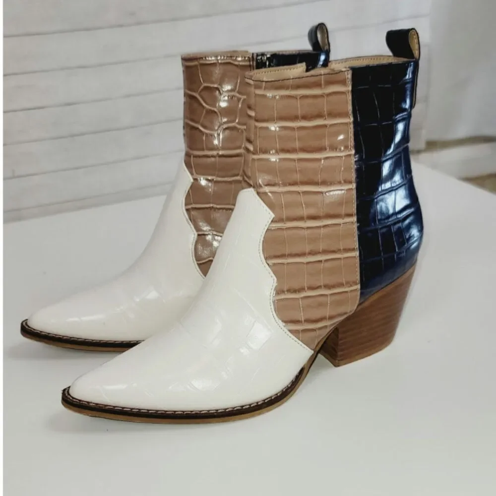 ARIDER GIRL Delite Crocodile Print Ankle Boot in Navy Cream, sz 7